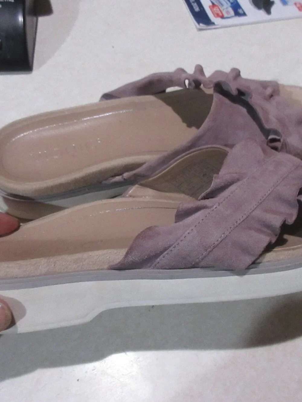 Vionic Women's Ruffle Slide Sandals — Mauve Women’s 8.5  shoes